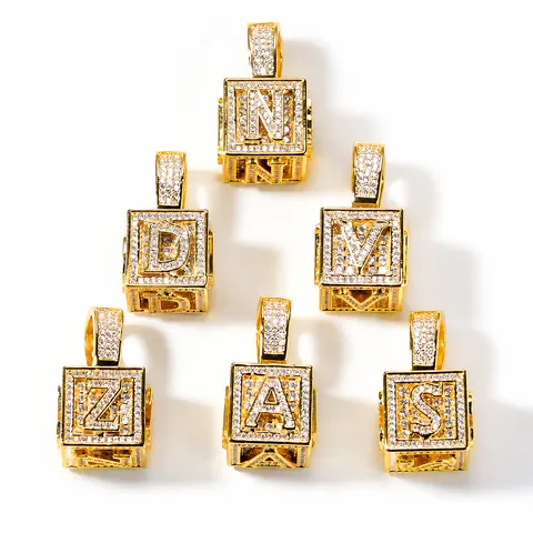 Collier Pendentif Cube Alphabet Hip Hop Glacé en Cuivre Zirconia Personnalisé 26 Lettres Pendentif Boîte Chaîne Torsadée Bijoux