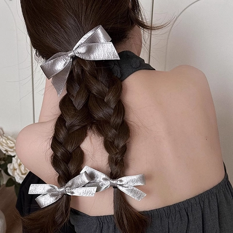 Pinza para el Cabello de Satén Elegante para Mujer Gris Plateado Lustre Metálico Clip Pico de Pato Hecho a Mano Horquilla