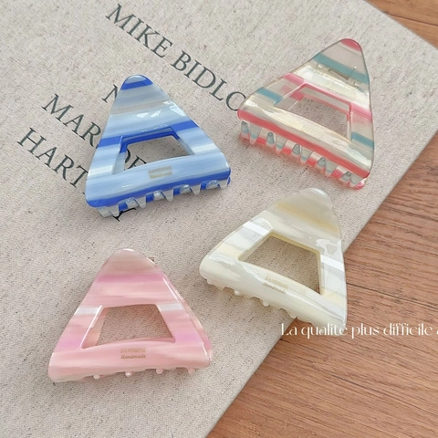 Pince à Cheveux Triangle en Acétate Style Coréen Femme Rayée Creuse Fait à la Main Texture Marbre Accessoire Cheveux Géométrique