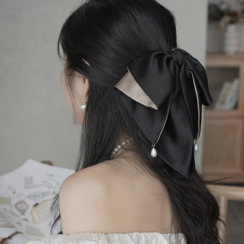Orecchini a Bottone in Stile Francese Elegante Fiocco Gigante in Raso Pinza per Capelli Design Giuntato Con Pendente in Perla Artificial a Goccia