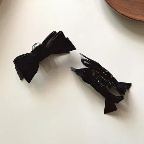 Élégante Pince à Cheveux Nœud en Velours Noir Style Coréen Douce Petite Pince à Cheveux Accessoire Vintage pour Femmes Quotidien