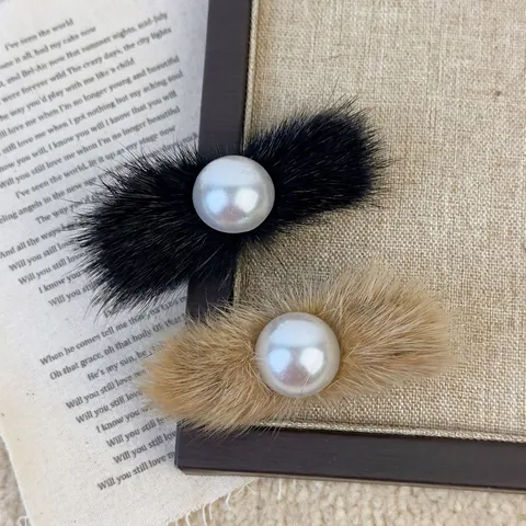 Pinza para el Cabello de Piel Sintética de Felpa Estilo Coreano Con Perla Artificial Grande Accesorios para el Cabello Dulces de Otoño Invierno para Mujer Pinza de Pato