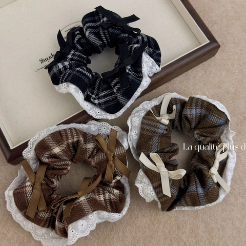 Vintage Preppy Plaid Fabric Scrunchies With Lace Edge And Bow Knot Sweet French Style Large Hair Ring For Women Accessories