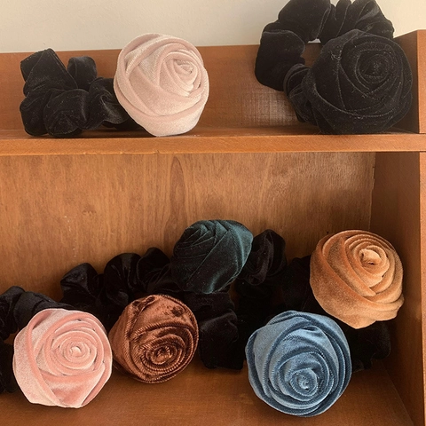 Vintage Velvet Rose Flower Hair Scrunchies For Women Elegant Handmade Large Elastic Hair Tie Autumn Winter Hair Accessories