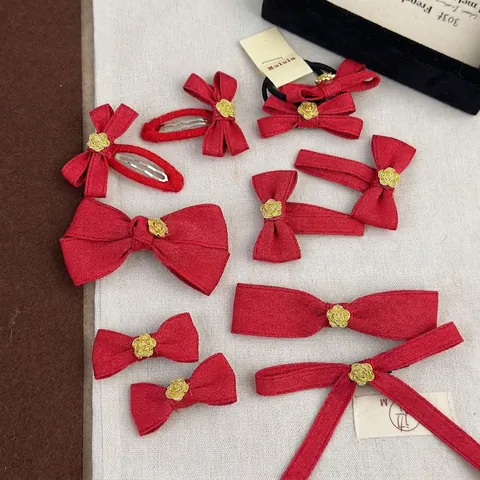 Fermaglio per Capelli a Fiocco in Tessuto Rosso Festivo Con Decorazione a Rosa Dorata Dolce Forcina Fatta a Mano per Donna Capodanno Matrimonio