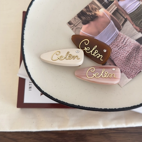 Französischer Acetat Haarspange Buchstabendesign Legierung Strass Entenschnabel Haarnadel Elegante Seitenhaarnadel Damen Schmuck