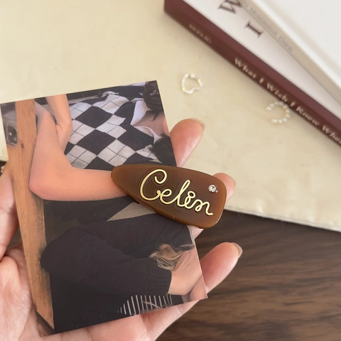 Französischer Acetat Haarspange Buchstabendesign Legierung Strass Entenschnabel Haarnadel Elegante Seitenhaarnadel Damen Schmuck