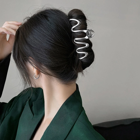 Pince à Cheveux en Métal à Ligne Irrégulière Minimaliste Grande Pince Requin en Alliage Géométrique pour Femmes Accessoires de Coiffure Mode