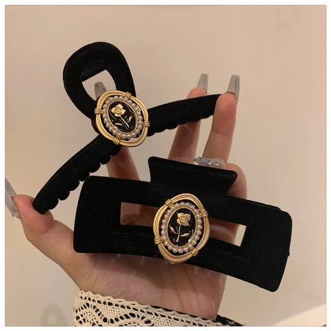 Vintage Franse Stijl Fluweel Haarklem Elegante Zwarte Geflockte Roos Haaraccessoire Met Kunstparels Voor Vrouwen Retro Haarklem