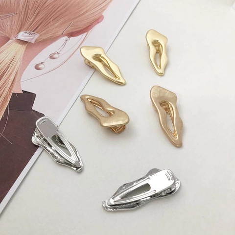 Minimalist Irregular Liquid Metal Hair Clips For Women Electroplated Geometric Duckbill Side Clip Elegant Fashion Headwear Accessory