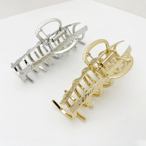 Large Alloy Hammered Texture Hollow Shark Clip Women Punk Sweet Cool Style Hair Claw Clip For Thick Hair Styling