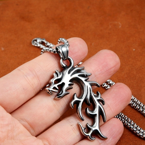 Collana con Ciondolo a Forma di Drago in Acciaio Inossidabile Vintage per Uomo Donna Punk Gothic Totem del Drago Gioielli Argento