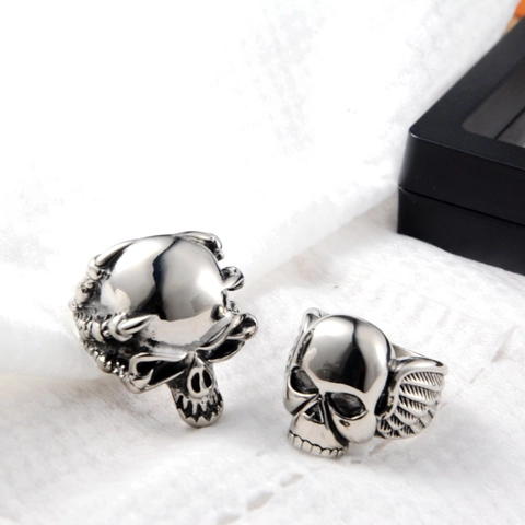 Gothic Punk Stainless Steel Skull Ring For Men Vintage Winged Dragon Claw Hip Hop Biker Jewelry Antique Silver Finish Ring
