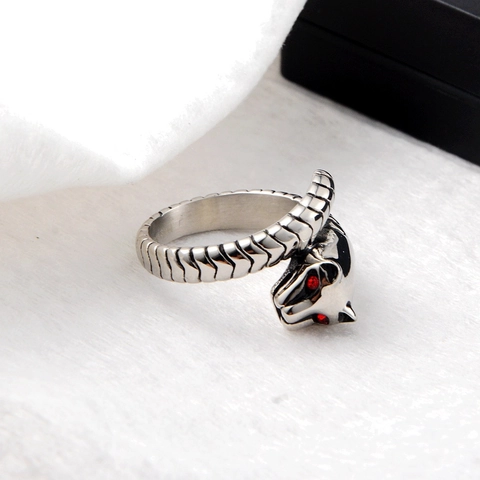 Punk Stainless Steel Leopard Head Ring With Red Rhinestone Inlaid Panther Ring Hip Hop Personality Finger Jewelry For Men Women