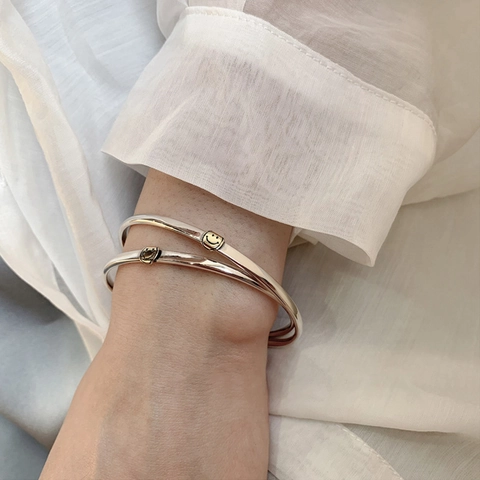 Vintage Kupfer Armreif mit Smiley Gesicht Damen Koreanischer Stil Minimalistisch Galvanisiert Modeschmuck Accessoire Geschenk