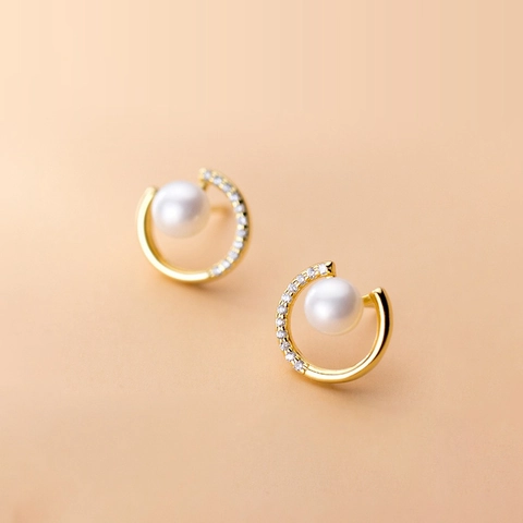 Elegante C-Form Künstliche Perle Ohrstecker Mit 925 Sterlingsilber Stift Kupfer Vergoldet Zirkonia Schmuck Für Damen