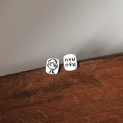 Minimalistische Asymmetrische Quadratische Ohrstecker Kupfer Versilbert Cartoon Figur Design Geometrischer Schmuck Damen