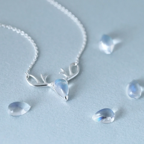Elegant Elk Antler Necklace Copper White Gold Plated Waterdrop Moonstone Pendant Forest Style Minimalist Women Jewelry Necklaces