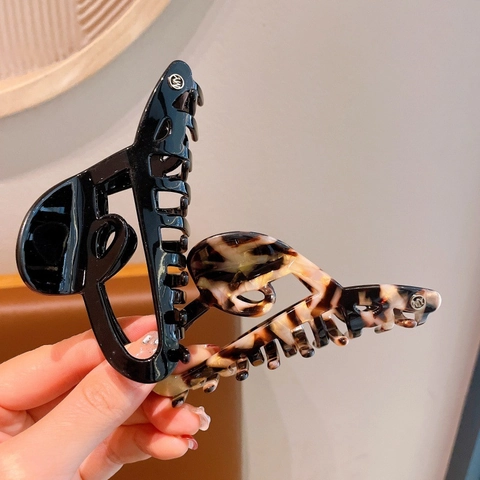 Elegante Molletta per Capelli in Acetato con Cuore Traforato da Donna Grande Clip a Squalo Leopardata Nera Accessori per Capelli