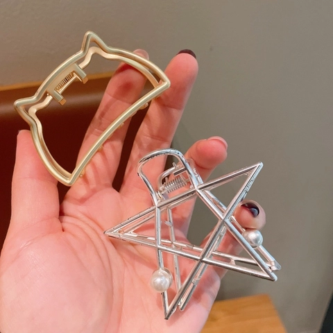Minimalist Metal Hair Claw For Women Ins Style Geometric Alloy Shark Clip Large Hollow Hair Fixing Clip Hair Accessories