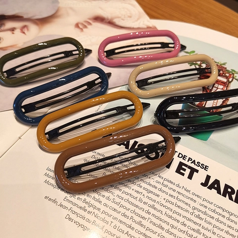Elegant Morandi Color Hollow Oval Hair Clip Minimalist Plastic Metal Hairpin For Women Daily Use Simple Hair Accessories