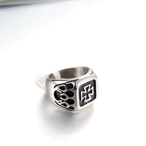 Anello Quadrato con Croce di Ferro Vintage in Acciaio Inossidabile per Uomo Hip Hop Punk Gothic Effetto Invecchiato Motivo Fiamma