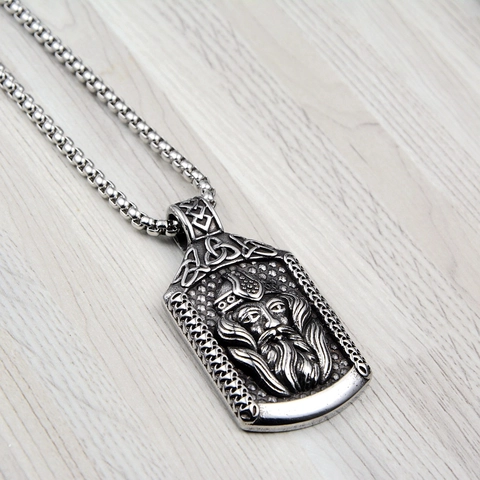 Vintage Edelstahl Wikinger Odin Anhänger Halskette Hip Hop Punk Stil Quadratisches Tag Relief Krieger Kopf Porträt Herren Schmuck Geschenk