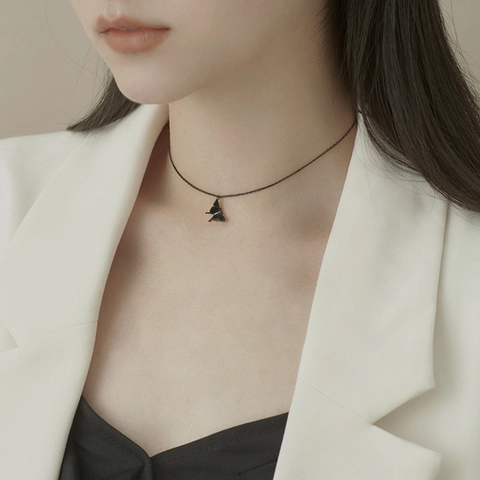 Vintage Schwarzer Schmetterling Anhänger Halskette Kupfer Schwarzgold Plattiert Schlüsselbeinkette Minimalistischer Schmuck Geschenk Damen