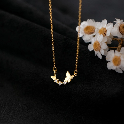 Elegante Collar con Colgante de Mariposa para Mujer Cobre Diamantes de Imitación Cadena de Clavícula Joyería Minimalista de Moda Regalo Oro Plata