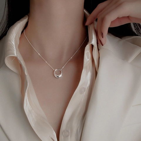 Collar Con Colgante de Círculo Geométrico de Cobre Minimalista Para Mujer Cadena de Clavícula de Bucle Redondo Metálico Pulido