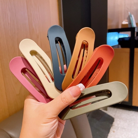 Large Matte Plastic Hair Clip For Women Korean Minimalist Frosted Hollow Geometric Duckbill Clip Morandi Colors Hair Accessories