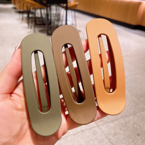 Large Matte Plastic Hair Clip For Women Korean Minimalist Frosted Hollow Geometric Duckbill Clip Morandi Colors Hair Accessories