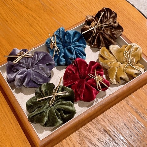 Coleteros de Terciopelo para Niños Retro Francés Color Sólido Gomas para el Pelo Con Lazo Dorado Colgante de Metal Accesorios para Niñas
