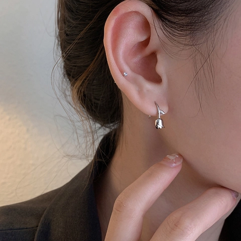 Orecchini a Bottone con Fiore di Tulipano Francese in Rame Placcato Platino con Perno in Argento Sterling 925 per Donna