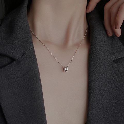 Elegante Kupfer Zirkonia Kleine Taille Anhänger Halskette Für Damen Luxus Beschichtet Roségold Silber Schmuck Minimalistisches Accessoire