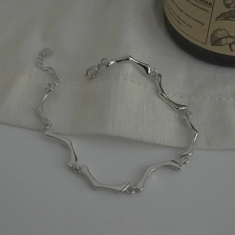 Minimalistisches Unregelmäßiges Knochenkette Armband Für Damen Kupfer Weißgold Galvanisiert Hip Hop Vintage Kalter Stil Verstellbarer Schmuck Geschenk