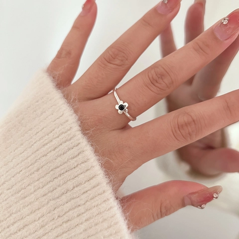 Anillo Abierto De Cobre Plateado Con Flor Y Circonita Negra Anillo De Dedo Ajustable De Margarita Joyería De Moda Mujer Regalo