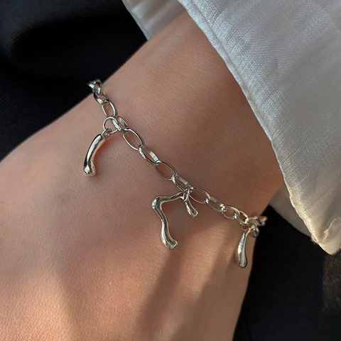 Minimalistisches Unregelmäßiges Lava Anhänger Armband Weißgold Vergoldetes Kupfer Flüssigmetall Kettenglied Damen Schmuck