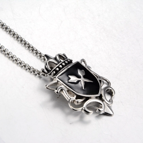 Collier Pendentif Bouclier Couronne en Acier Inoxydable Vintage Émail Noir Flèches Croisées Bijoux Gothique Punk pour Hommes Femmes