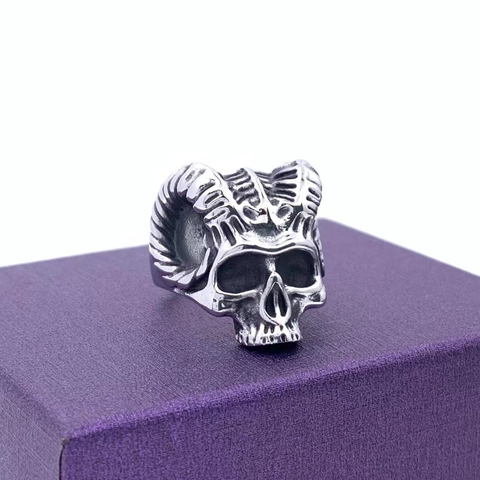 Anello Teschio con Corna di Capra in Acciaio Inossidabile Vintage per Uomo Gioielli Gothic Punk Biker Lucidato Anello