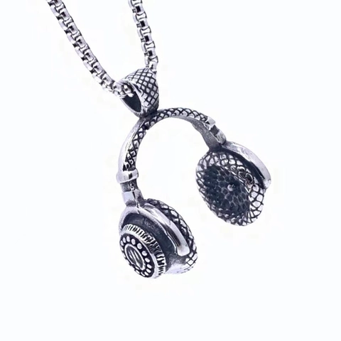 Creative Retro Headphone Pendant Necklace Titanium Steel Hip Hop Men Fashion Jewelry Distressed Box Chain Necklace Accessory