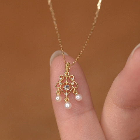 Vintage Vergoldete Kupfer Mondstein Künstliche Perlen Halskette Französischer Hohlspitze Anhänger Eleganter Schmuck Für Damen Hochzeit Party
