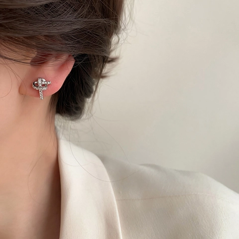 Eleganti Orecchini a Bottone a Cuore Annodati in Rame con Strass e Perno in Argento Sterling 925 per Gioielli Moda Donna