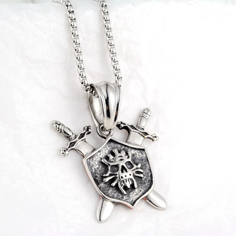 Collier Pendentif Crâne de Pirate Bouclier Épées Croisées Hip Hop Rétro Acier Titane Vieilli Bijoux Punk pour Unisexe