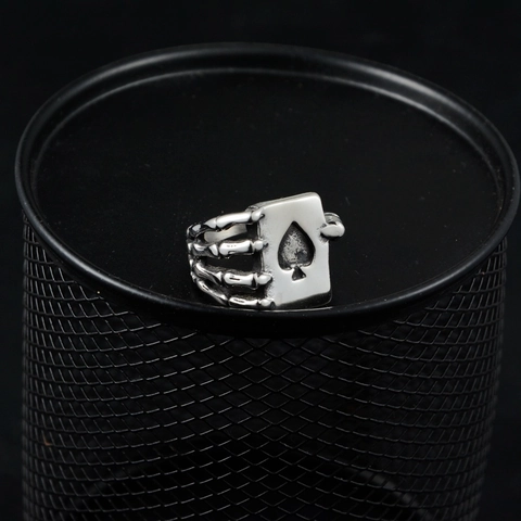 Vintage Punk Stainless Steel Spades A Ring For Men Gothic Skeletal Hand Claw Skeleton Hip Hop Jewelry Retro Distressed Biker Ring