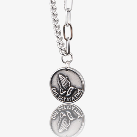 Titanstahl Spleißkette Halskette Vintage Betende Hände Medaillon Anhänger Inspirierend One Day At A Time Für Herren Damen