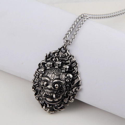 Collana con Pendente Maschera Divinità Irosa Lega Argento Antico Stile Gothic Punk Gioielli Maschera Testa di Leone Uomo