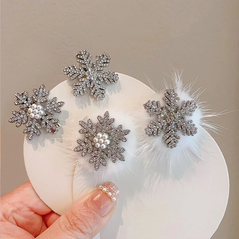 Fermaglio per Capelli a Fiocco di Neve Invernale per Donna Strass Lucidi Palla di Pelliccia Artificiale Fermaglio Dolce per Festa di Natale