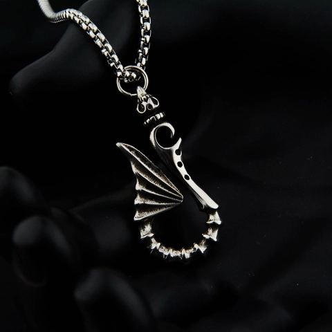 Collana con Pendente ad Amo in Acciaio al Titanio Vintage Punk per Uomo Donna Ala di Drago Gotico Gioielli Hip Hop Ossidati