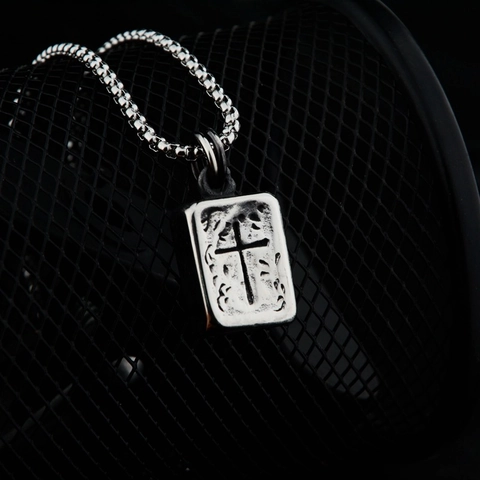 Collier Pendentif Plaque Carrée Croix en Acier Titane Rétro Hip Hop Pour Hommes Femmes Bijoux de Chaîne de Boîte en Acier Inoxydable Vintage